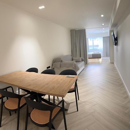 Triple A - Near Ermou Shopping Street - Family Hospitality - Free Parking! Aparthotel Aten Exteriör bild