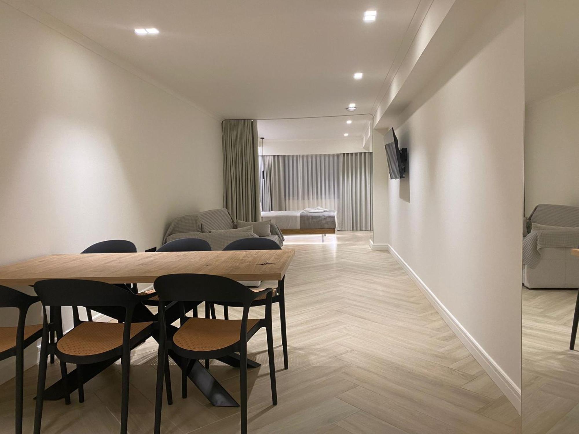 Triple A - Near Ermou Shopping Street - Family Hospitality - Free Parking! Aparthotel Aten Exteriör bild