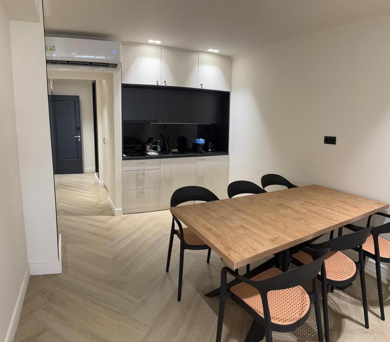 Triple A - Near Ermou Shopping Street - Family Hospitality - Free Parking! Aparthotel Aten Exteriör bild